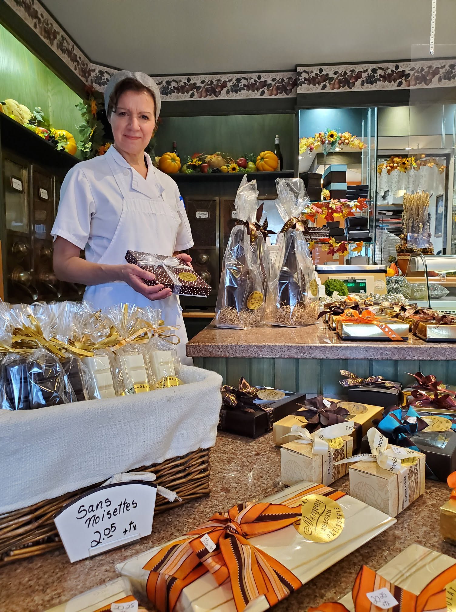 Artisane de la Pâtisserie Mergeay dans la boutique