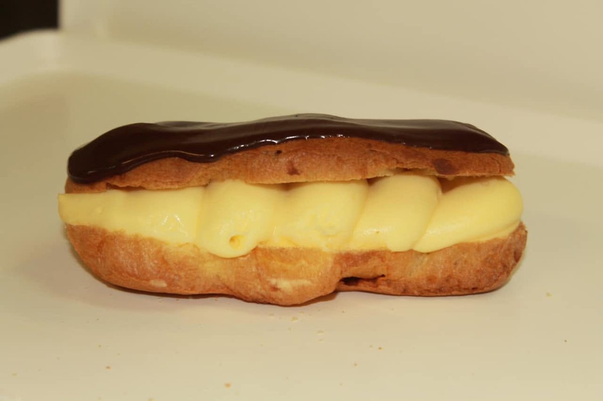Éclair au chocolat